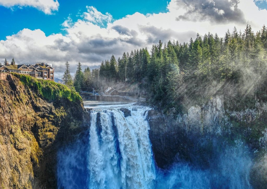 snoqualmie falls - perfect for a day trip from Seattle