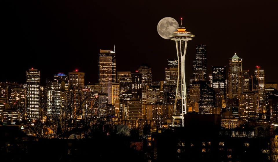 This Weekend’s Full Wolf Moon Will Illuminate Seattle’s Skies