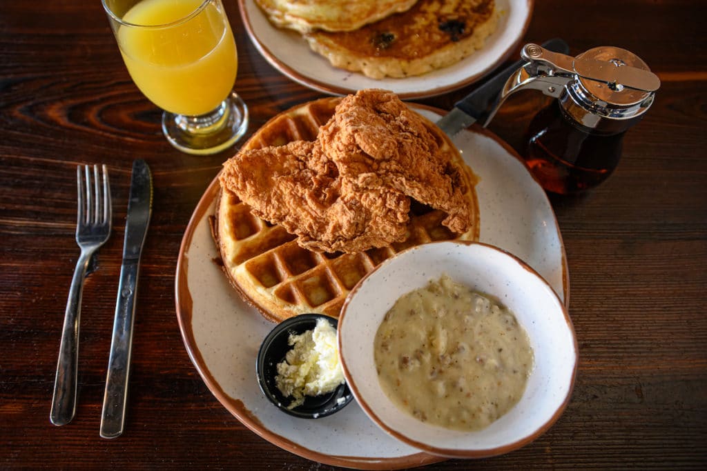 bottomless brunch and bottomless mimosas in seattle