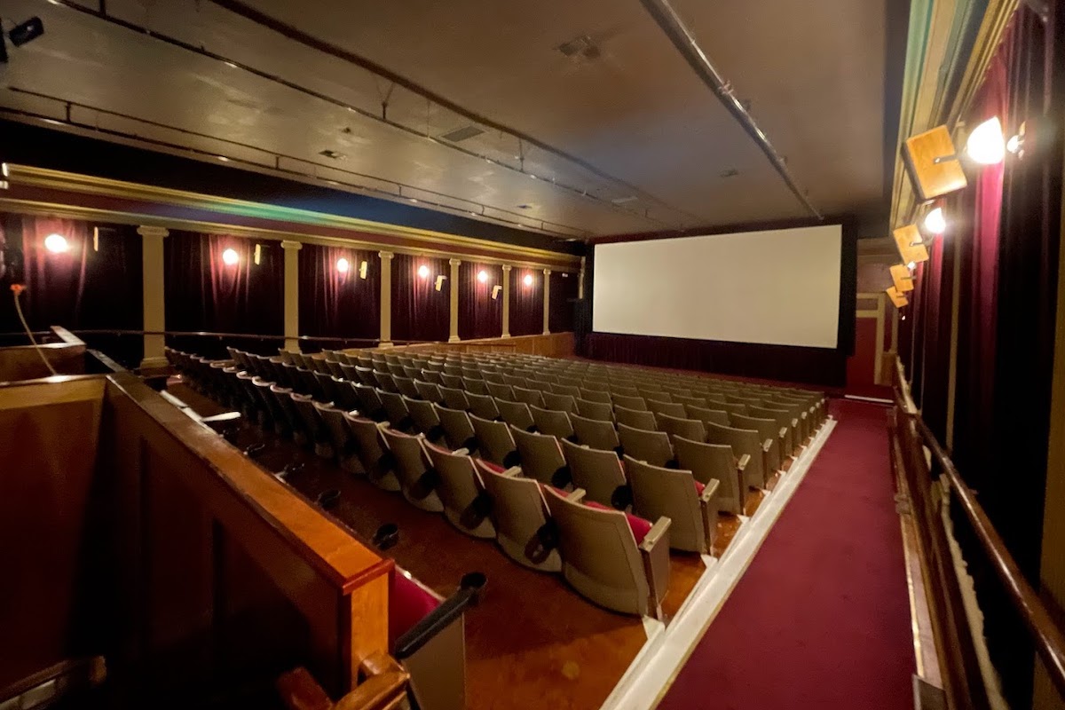 ark lodge cinemas in seattle